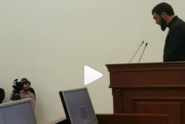 Парламент Чечни принял решение о досрочном самороспуске.jpg